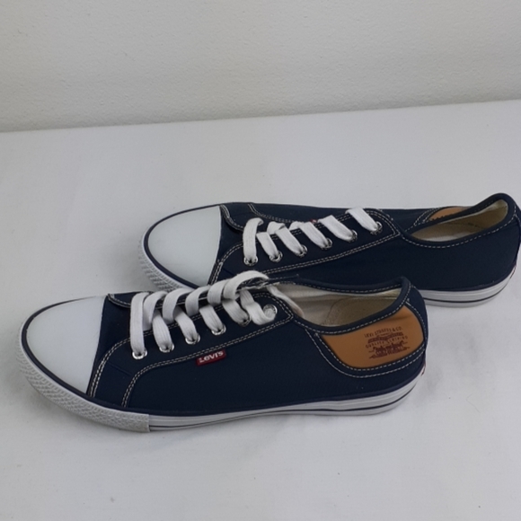 Levi's Shoes - Levi's Sneakers Size 10 Capellada